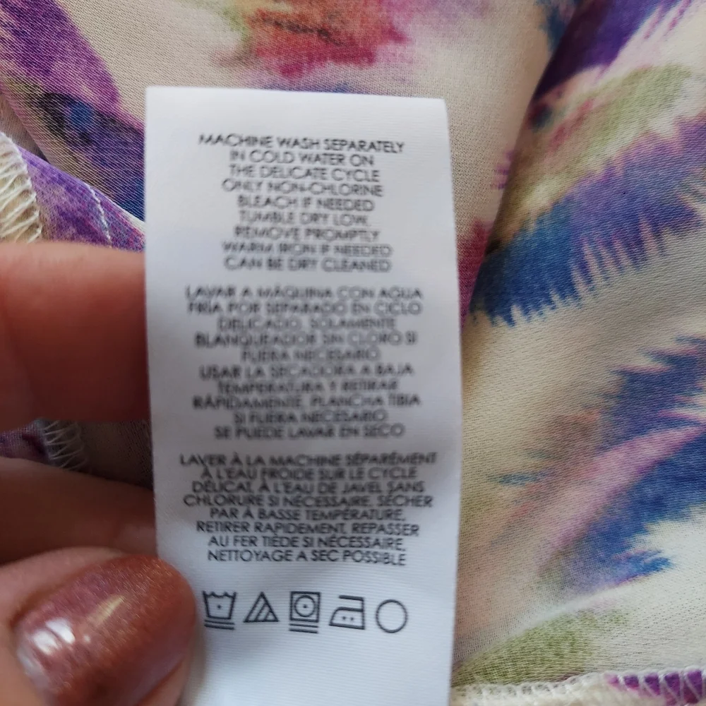 Cabi Feather Print V Neck Blouse Top with Cap Sleeve Sz S - Picture 13 of 15